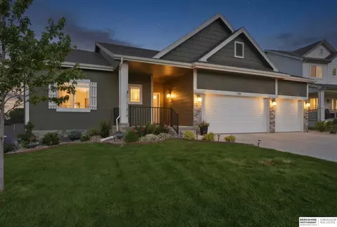 5520 N 181st St, Elkhorn, NE 68022
