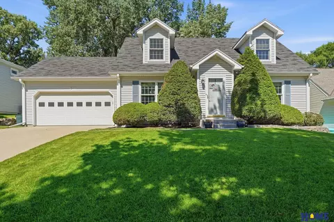 5111 S Bristolwood Ln, Lincoln, NE 68516