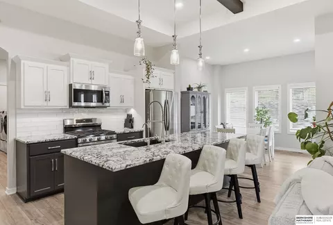 10215 Pintail Dr, Papillion, NE 68046