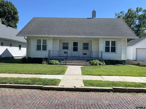 3309 Arbor St, Omaha, NE 68105