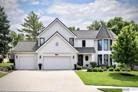 1509 S 152nd Avenue Cir, Omaha, NE 68144