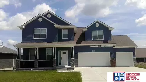 7332 N 9th St, Lincoln, NE 68521