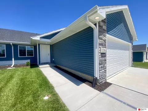 136 W Ida Ln, Lincoln, NE 68523