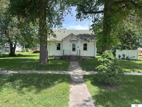 906 Stephens Ave, Dorchester, NE 68343