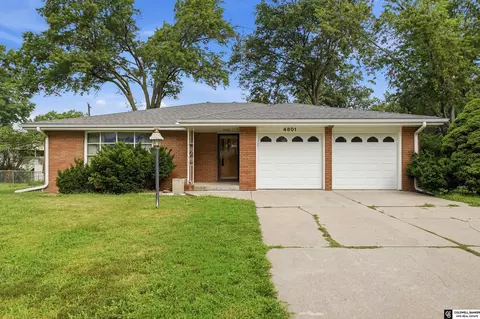 4801 Ginny Ave, Lincoln, NE 68516