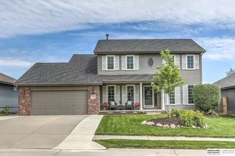 18918 Lillian St, Omaha, NE 68136