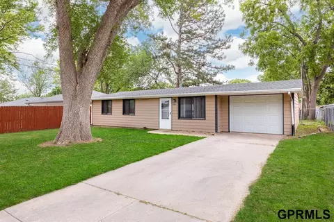 1921 Donald St, Lincoln, NE 68505