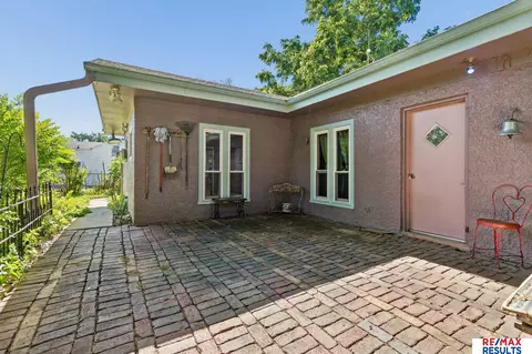 Exterior - 5902 Whitmore St, Omaha, NE 68152 photo 9 of 11