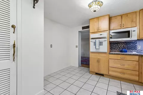 Kitchen - 5902 Whitmore St, Omaha, NE 68152 photo 4 of 4