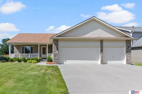 6354 Cornflower Dr, Lincoln, NE 68504