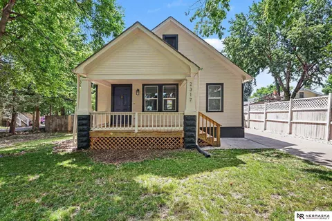 2317 S 18th St, Lincoln, NE 68512