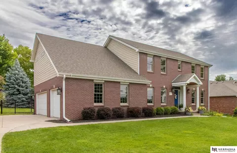 6808 Ridge Rd, Lincoln, NE 68512