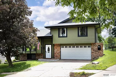 11431 Kansas Cir, Omaha, NE 68164