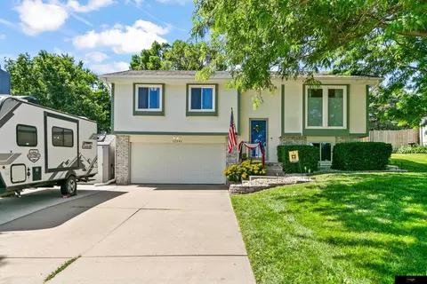 12941 Crown Point Ave, Omaha, NE 68164