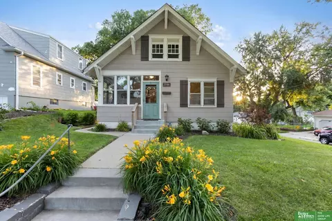 2546 N 63 St, Omaha, NE 68104