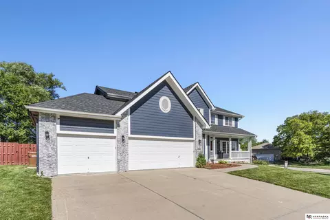 11828 S 52nd St, Papillion, NE 68133