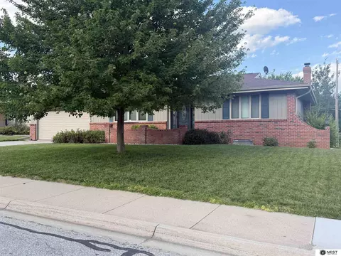 Exterior - 121 5th Ave, Ceresco, NE 68017 photo 2 of 6