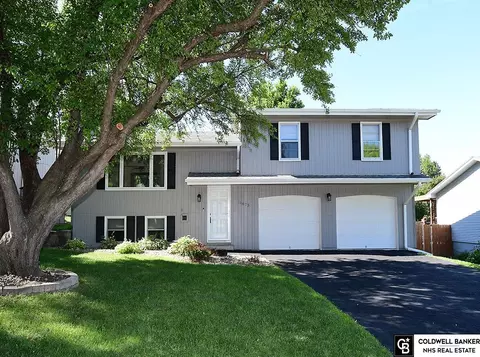 11673 Sunburst Ave, Omaha, NE 68164