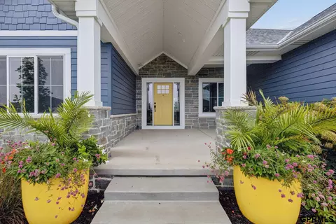 2211 Big Timber Rd, Lincoln, NE 68520