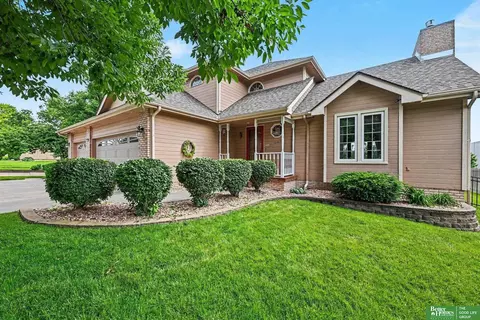 10405 Polk St, Omaha, NE 68127