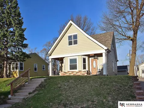 2146 S 34th St, Omaha, NE 68105