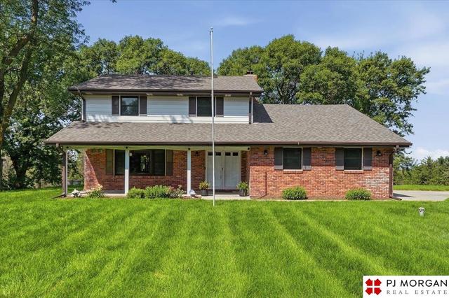 11011 Cromwell Dr, Lincoln, NE 68516