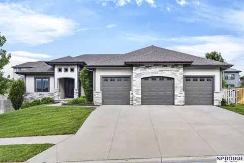 4002 N 190th St, Elkhorn, NE 68022