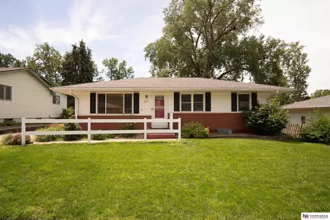 7011 Orchard St, Lincoln, NE 68505