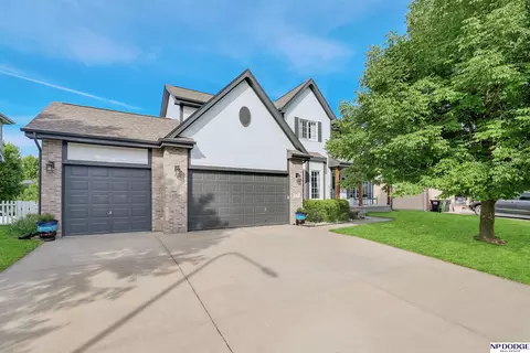 18734 Olive St, Omaha, NE 68136