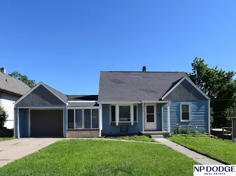 7066 Binney St, Omaha, NE 68104