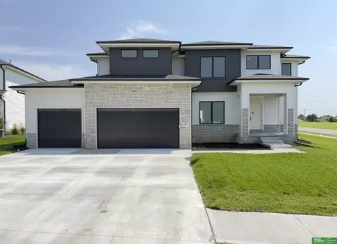 5401 N 196th Ave, Elkhorn, NE 68022