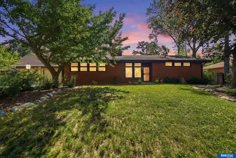 3820 S 39th St, Lincoln, NE 68506