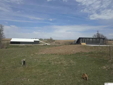 5205 W Roca Rd, Martell, NE 68404