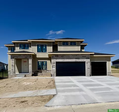 10714 S 219th Ave, Gretna, NE 68028