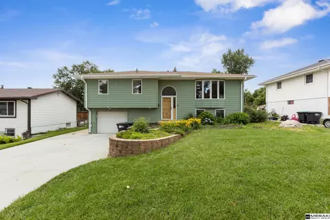 9441 Miami St, Omaha, NE 68134