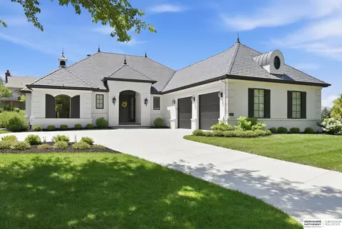 844 N 143rd Plz, Omaha, NE 68154