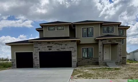 5719 N 199th St, Elkhorn, NE 68022