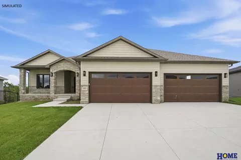 7565 Bernard Dr, Lincoln, NE 68516
