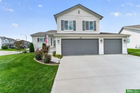 19868 Birch Ave, Gretna, NE 68028