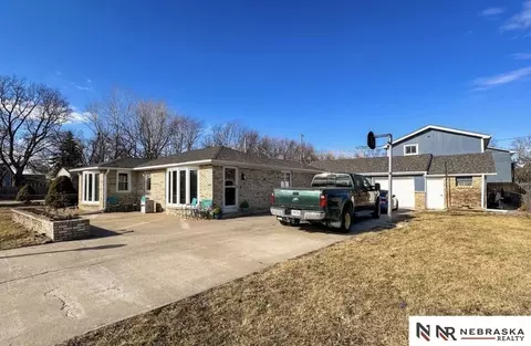 212 W Meigs St, Valley, NE 68064