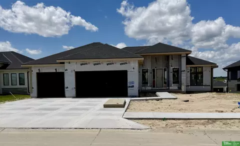 5432 N 213th St, Elkhorn, NE 68022