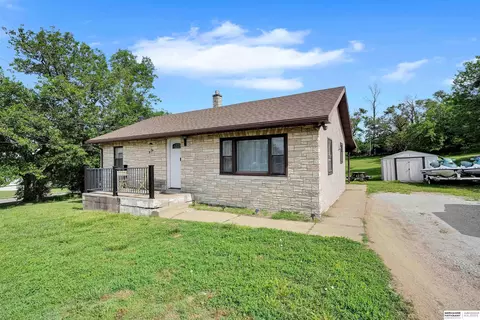Exterior - 1908 Gregg Rd, Bellevue, NE 68005 photo 4 of 30