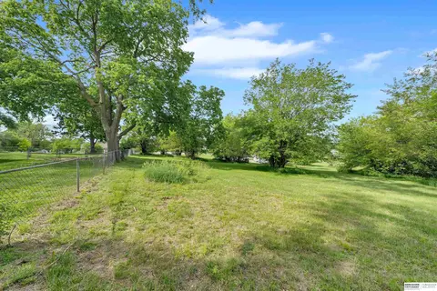 Exterior - 1908 Gregg Rd, Bellevue, NE 68005 photo 10 of 30