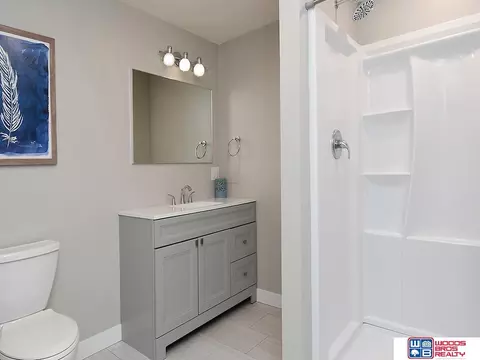 Bath - 1600 S 4th Ave, Beatrice, NE 68310 photo 7 of 8