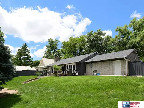 Exterior - 1600 S 4th Ave, Beatrice, NE 68310 photo 2 of 4