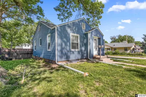 1015 N 13th St, Beatrice, NE 68310