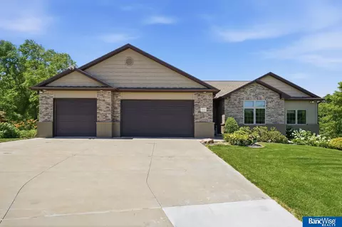 6515 Artisan Way, Lincoln, NE 68516