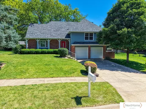 5430 Danbury Rd, Lincoln, NE 68512