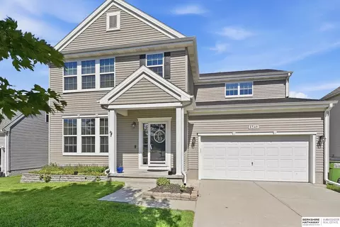8549 S 64 St, Papillion, NE 68157