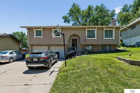 13917 X Cir, Omaha, NE 68137